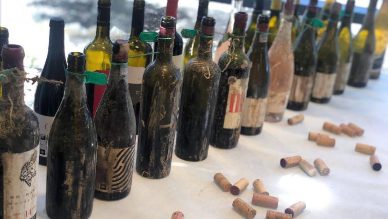 Escuchar audio / Cayetano Sánchez Butrón, CEO de Bodega Submarina del Mediterráneo, en Hoy por Hoy Alicante: «Bienvenidos al mundo del vino submarino» Escuchar audio / Cayetano Sánchez Butrón, CEO de Bodega Submarina del Mediterráneo, en Hoy por Hoy Alicante: «Bienvenidos al mundo del vino submarino»