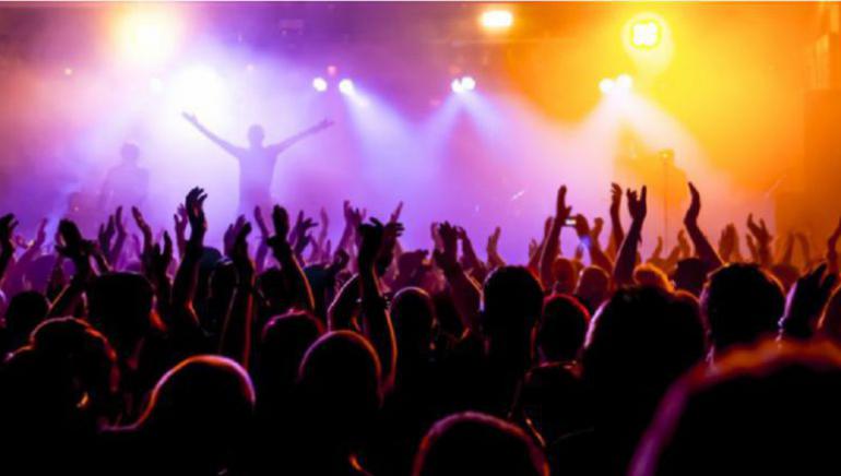 Se despiden los cómicos y descubrimos el futuro de los conciertos en la nueva normalidad
