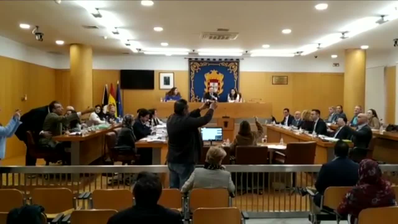 La tremenda bronca en la Asamblea de Ceuta que ha obligado a suspender el Pleno