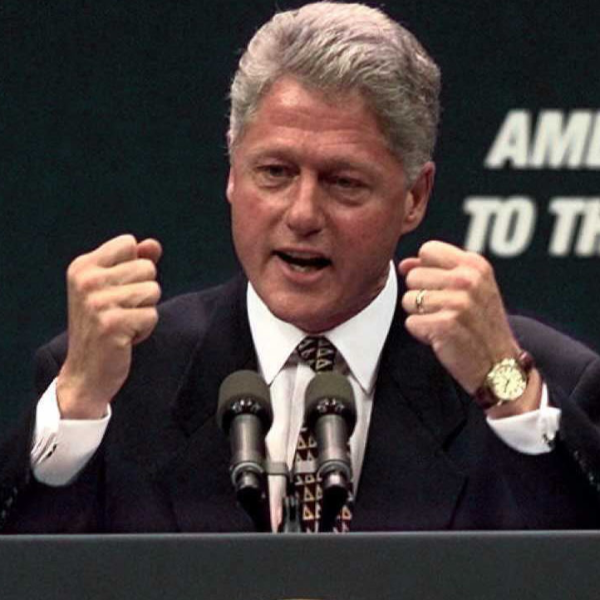 Capítulo 12: 1996, Clinton con facilidad episode artwork