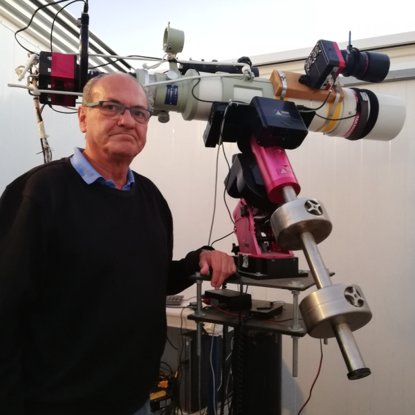 Historias de Seve | ¿Por qué hay telescopios de medio mundo en un pueblo de Albacete?