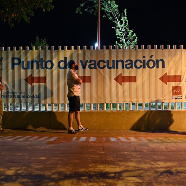 Historias de Seve | Una madrugada en el Zendal: "En cuanto me vacune, me voy de viaje"