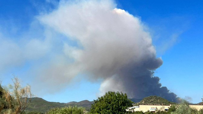 Imagen de El incendio de Bejís se reactiva por el viento