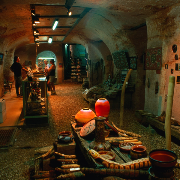 Imagen de Coober Pedy, el pueblo subterráneo australiano para escapar del calor y la justicia