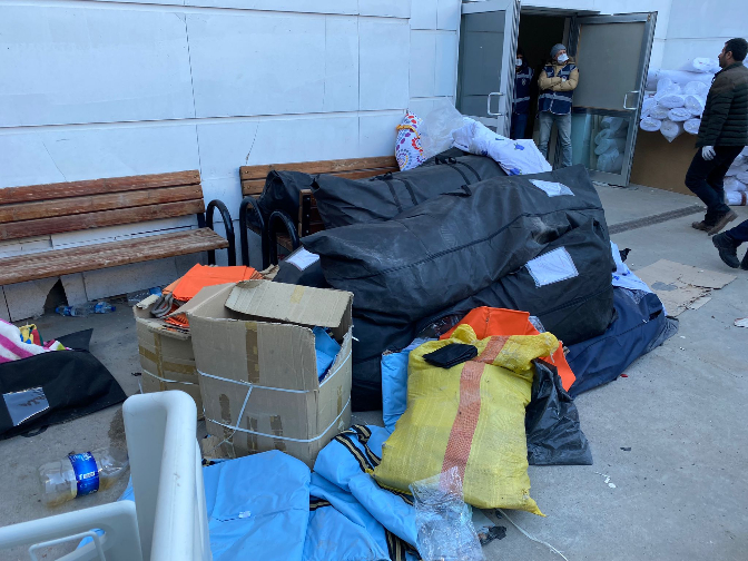 Imagen de Los cadáveres se apilan en bolsas a las puertas de las morgues turcas
