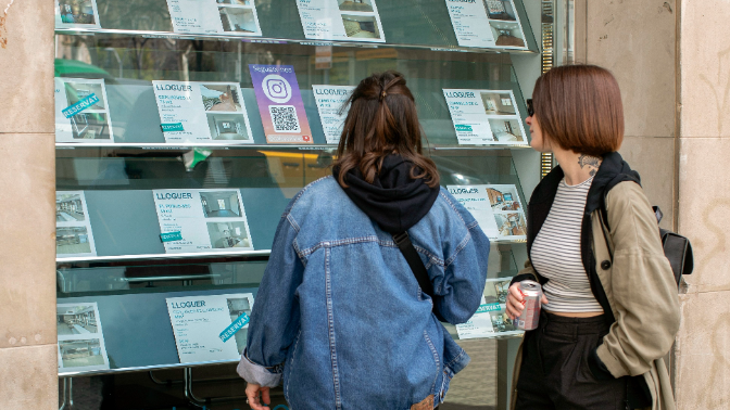"Nos mandaron pintores a las seis de la mañana para presionarnos y que firmásemos el nuevo contrato": las voces que reflejan la actual situación de la vivienda episode artwork