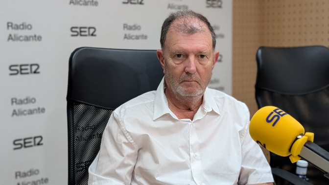 Imagen de Eduardo Seva Román, ecólogo, profesor jubilado de la UA y autor de la laudatio a Jane Goodall en la Universidad de Alicante