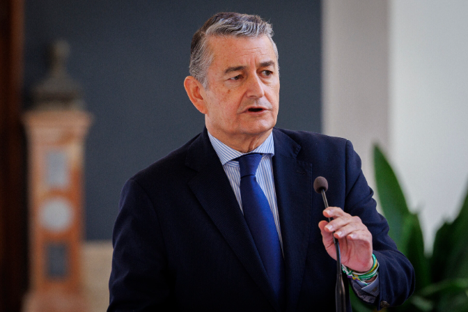 Antonio Sanz: "No nos constan ese tipo de magnitudes en otros hospitales"