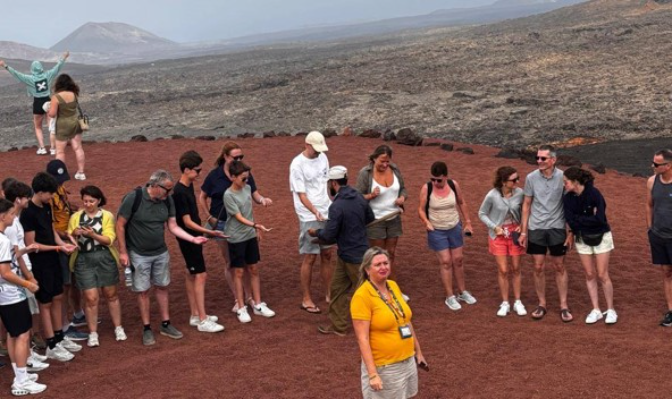 Los Centros Turísticos de Lanzarote se encarecen y los guías turísticos lanzan la alerta: "Nos bajará el volumen de excursiones"