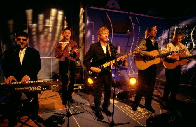 La versió original - Over my shoulde - Mike and the Mechanics - Litus