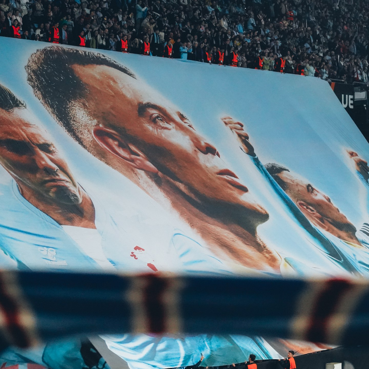 Entrevista | Homenaje de leyenda para Iago Aspas en Balaídos: su madre, su hermano y Manolo Rodríguez rinden tributo al Príncipe de las Bateas en 'El Larguero'