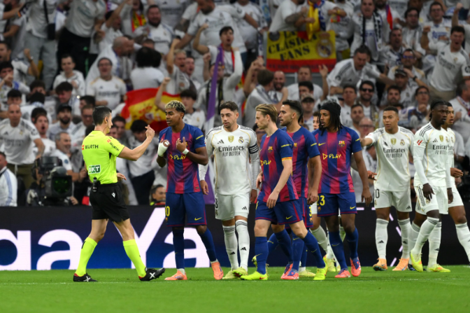 "Ganas de volver a veros... Com ho va celebrar el Madrid ha de portar al vestidor l'esperit de la pancarta"
