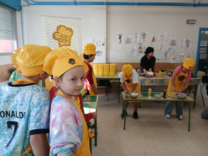 La Escuela de Chefs de Alimerka regresa a las aulas de los colegios de Asturias y Castilla y León.