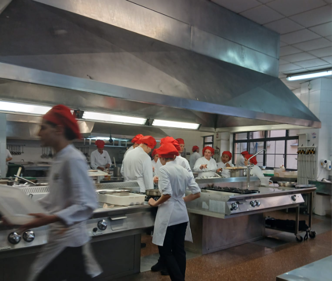 La Escuela de Hostelería de Gijón abre su servicio de restauración, del presente curso, con un menú muy especial