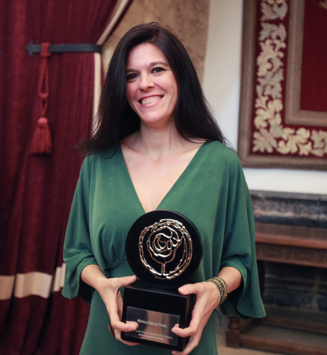 Entrevista a Mónica García Prieto por su participación en el seminario Julio Anguita Parrado Entrevista a Mónica García Prieto por su participación en el seminario Julio Anguita Parrado