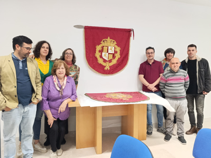 La Compañía Cristóbal de Mondragón revive el pendón real de proclamaciones cinco siglos después