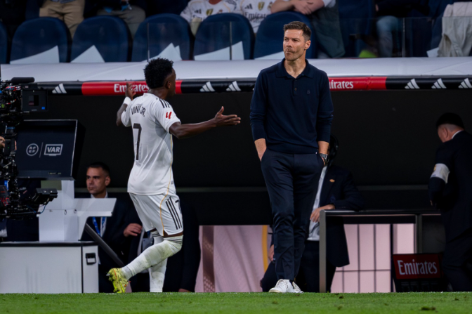 "Vinícius no està content amb Xabi Alonso i pensa que és injust amb ell" "Vinícius no està content amb Xabi Alonso i pensa que és injust amb ell"
