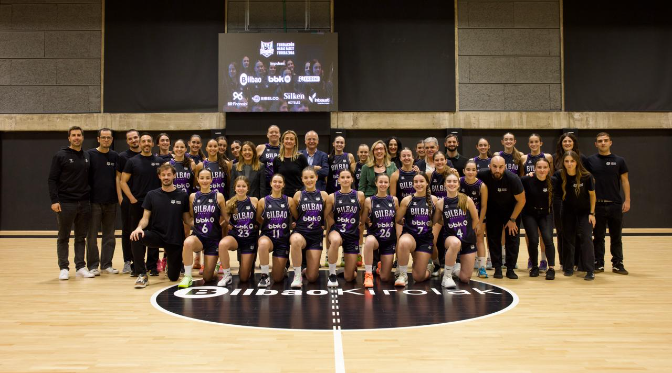 "Era el momento de tener esta obligación y responsabilidad": Isabel Iturbe sobre los nuevos equipos femeninos de Bilbao Basket "Era el momento de tener esta obligación y responsabilidad": Isabel Iturbe sobre los nuevos equipos femeninos de Bilbao Basket