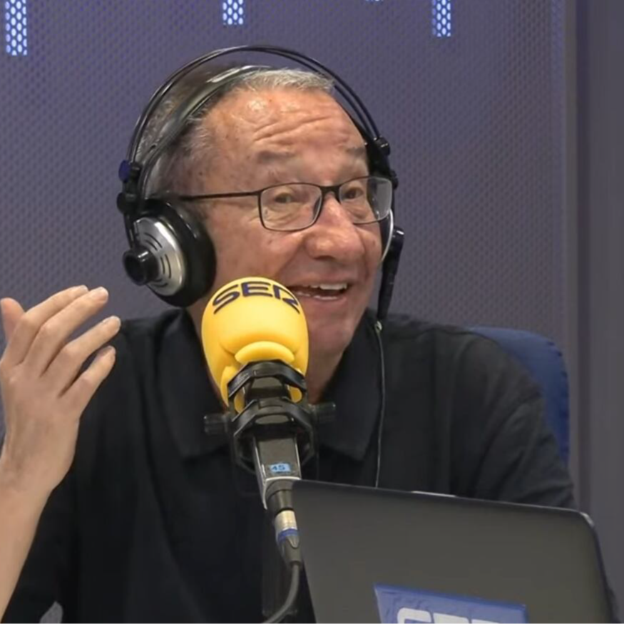 Carlos Boyero explica por qué decidió cambiar su nombre: "Fue todo por amor a mi madre" Carlos Boyero explica por qué decidió cambiar su nombre: "Fue todo por amor a mi madre"