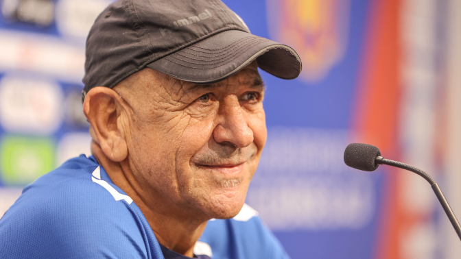 Claudio Barragán, Ent. del Eldense, antes de recibir al Algeciras C. F. Claudio Barragán, Ent. del Eldense, antes de recibir al Algeciras C. F.