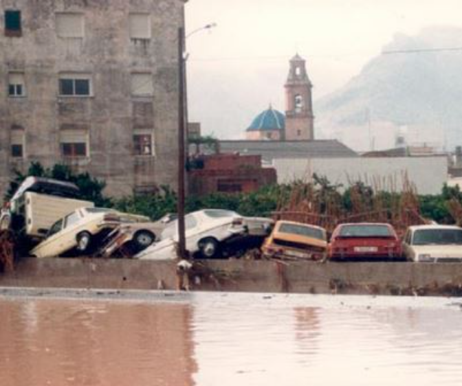 Así fue y así recuerdan los vecinos la riada en Gandia que arrasó en Beniopa