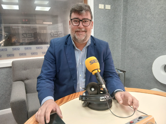 Isidro Pérez estalla contra Oswaldo Betancort: “No contesta al teléfono y bloquea inversiones por sectarismo político”