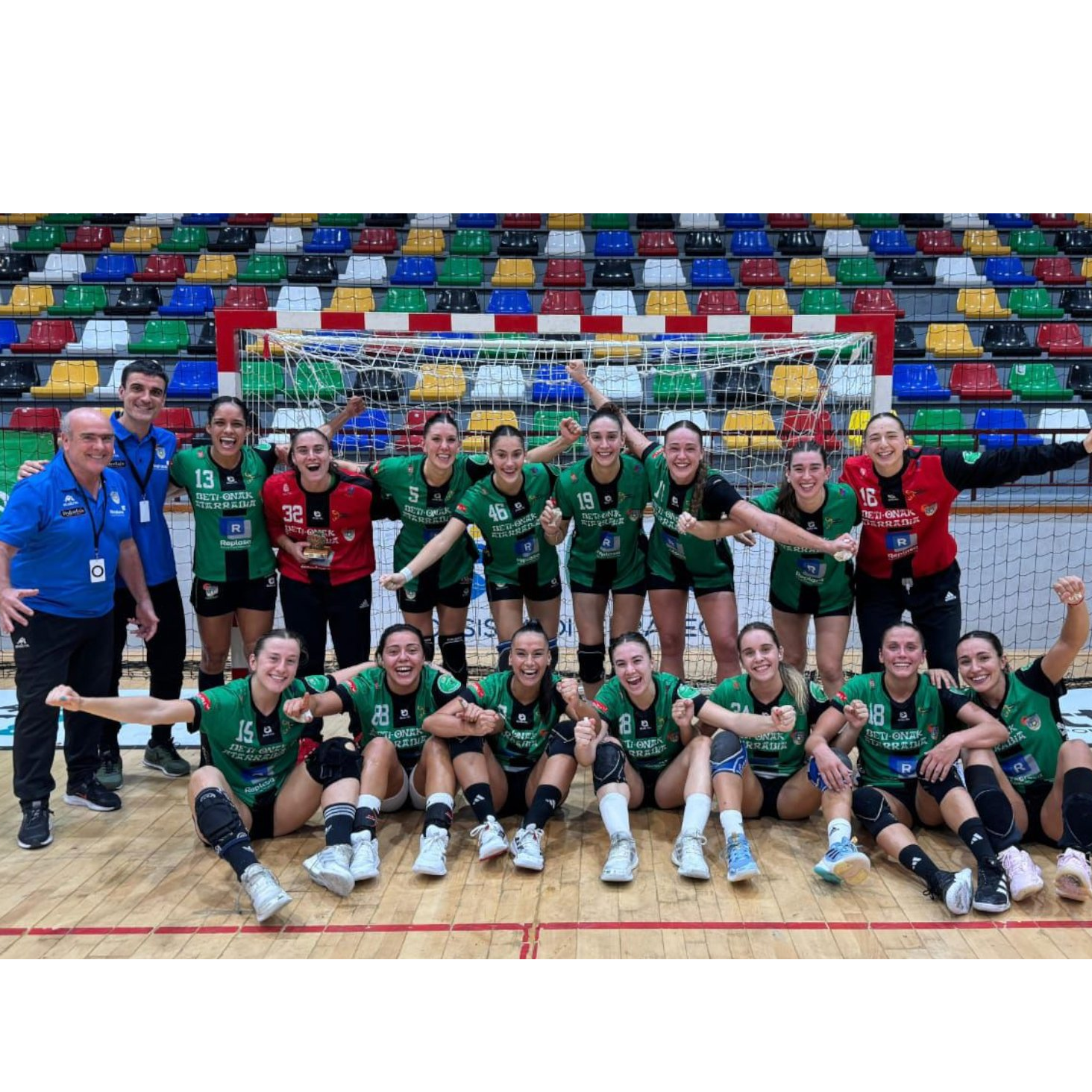 Balonmano con Patri Encinas portera del Replasa Beti Onak ante el nuevo compromiso europeo ante las suizas en Villava Balonmano con Patri Encinas portera del Replasa Beti Onak ante el nuevo compromiso europeo ante las suizas en Villava