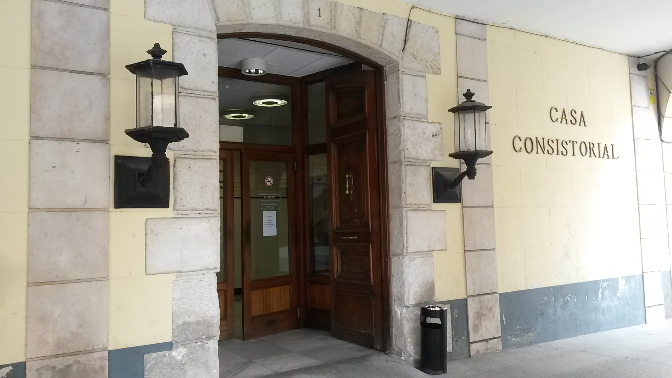 Javier Rojas, Mar Alcalde y Eusebio Martín debaten sobre las tareas de los concejales liberados en el Ágora Municipal de Radio Aranda