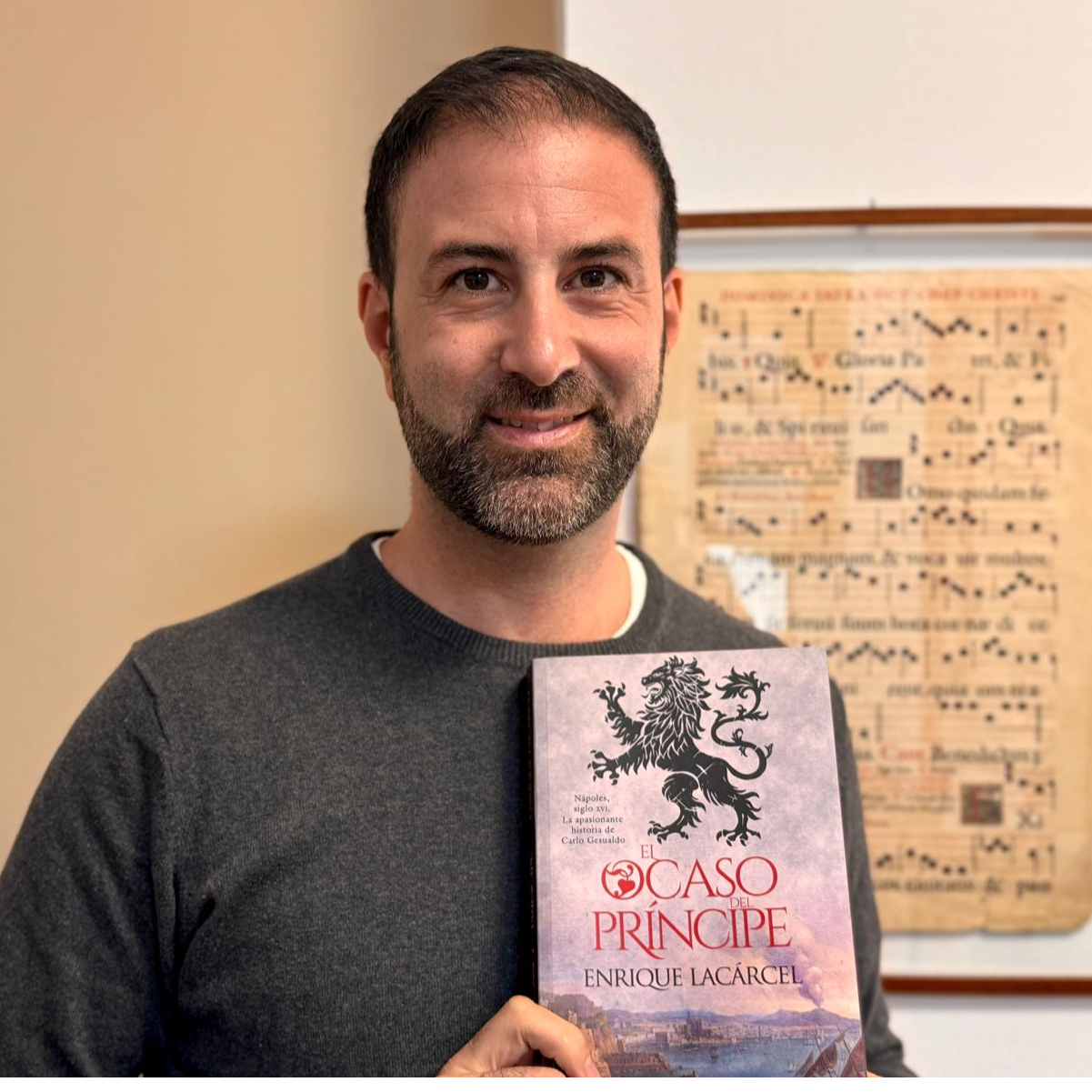 Entrevistamos a Enrique Lacárcel por su obra El ocaso del príncipe