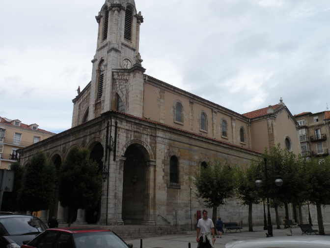 La cruz de la iglesia de Santa Lucía amenaza con desprenderse tras el temporal en Santander La cruz de la iglesia de Santa Lucía amenaza con desprenderse tras el temporal en Santander