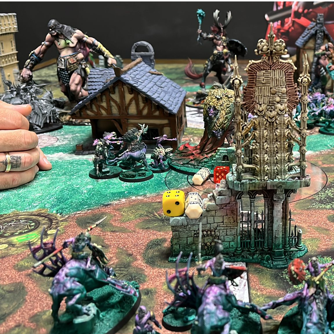 Entrevistamos a Santiago Navarro y Alexandra Izquierdo de Lupus in Fábula y Adri Manzano de AoS Madrid Championship y Sons of Cadia (Pinto).