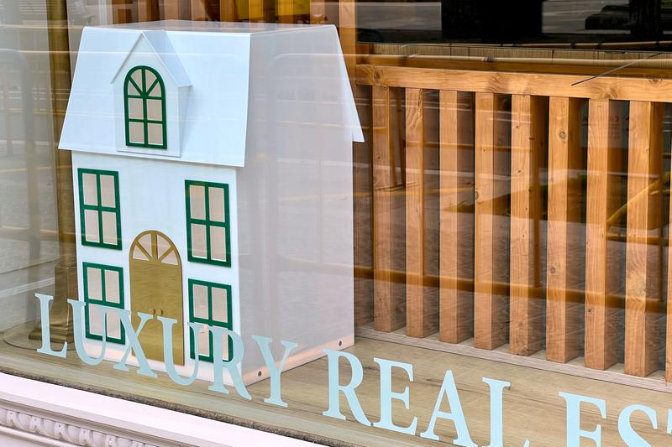 Article 47: A Catalunya hi ha el doble de pisos de luxe que pisos de protecció oficial