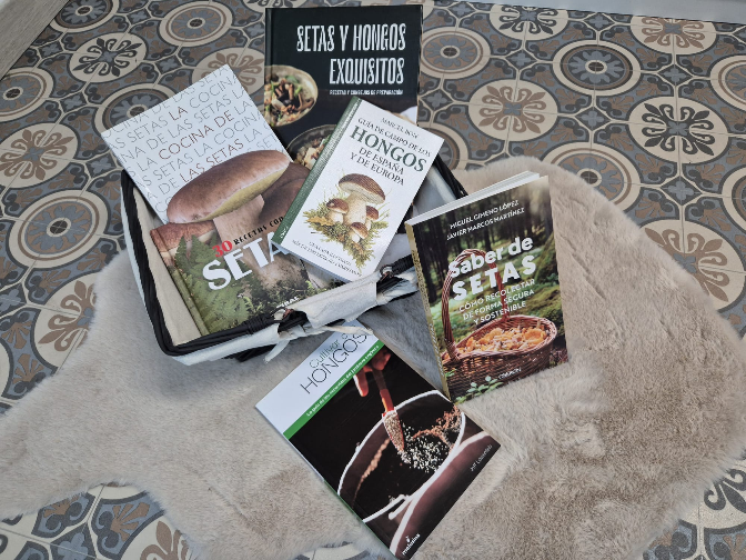 A coger setas se puede ir con un buen libro... pero que no sea el Buscón de Quevedo. Con Nuria Blanco y Lorena Bodas de Todolibro te proponemos una gran variedad A coger setas se puede ir con un buen libro... pero que no sea el Buscón de Quevedo. Con Nuria Blanco y Lorena Bodas de Todolibro te proponemos una gran variedad