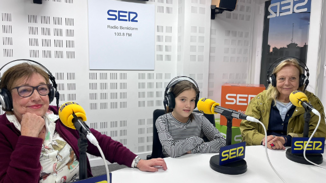 Club de Lectura de Benidorm: Rosalía, Martín Gaite y Alicia en el país de las maravillas Club de Lectura de Benidorm: Rosalía, Martín Gaite y Alicia en el país de las maravillas