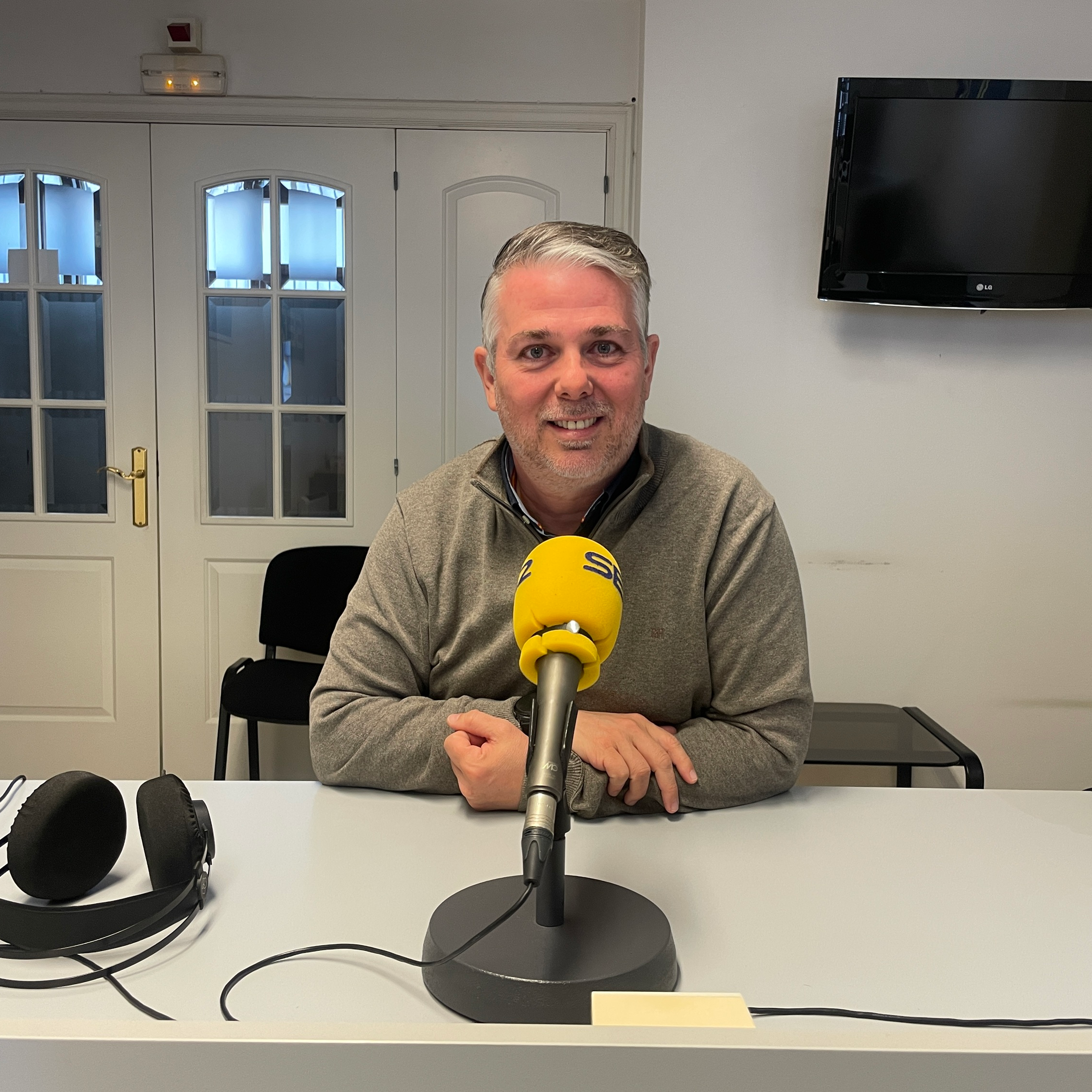 Fernando Ferrer, presidente de la Mancomunidad de la Ribera: "todos los escenarios están encima de la mesa"