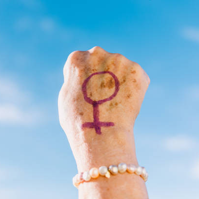 Entrevista a Ana, mujer de 74 años que ha sufrido la violencia de género y a dos expertas en tratar el problema de la violencia machista. Entrevista a Ana, mujer de 74 años que ha sufrido la violencia de género y a dos expertas en tratar el problema de la violencia machista.