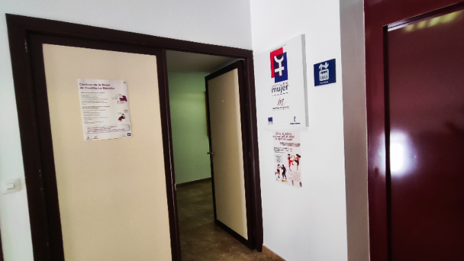 Entrevista en Hoy por Hoy Radio Azul a Carmen Collado, técnica jurídica del Centro de la Mujer de Las Pedroñeras (25/11/2025)