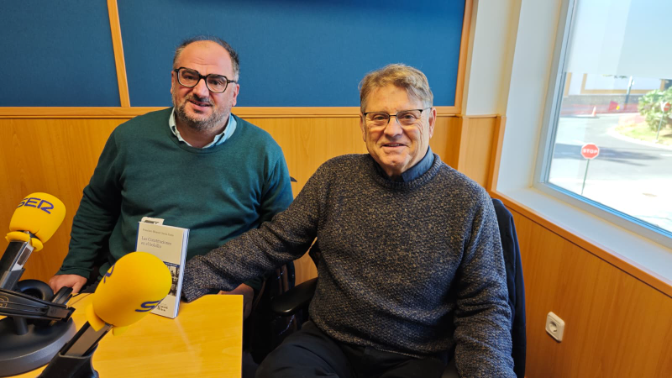 PENSAR EN COMÚN I Con Patricio Hernández, Gabriel Navarro y el jurista Francisco Manuel García Costa, autor de "Las Constituciones en el bolsillo"