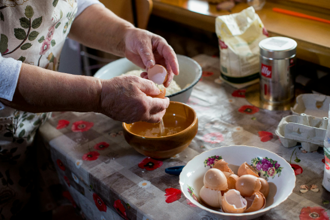 El chef Álvaro Villasante imparte un taller que anima a los mayores a redescubrir la cocina El chef Álvaro Villasante imparte un taller que anima a los mayores a redescubrir la cocina
