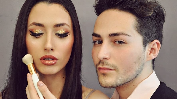 Lola Vélez conversa con Javier DiViero, maquillador profesional.