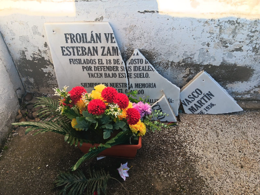 El Foro por la Memoria denuncia la destrucción de una placa en memoria de las víctimas del franquismo en Castrogonzalo