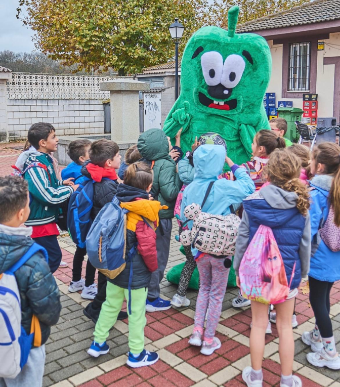 Ramón, detrás de la pera de Rincón: "los niños son el público más exigente" (30/11/2025)