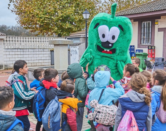 Ramón, detrás de la pera de Rincón: "los niños son el público más exigente" (30/11/2025)