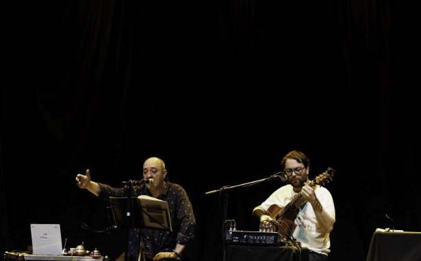 El poeta Víctor M. Díez y el músico Rodrigo Martínez se encuentra en la "Bocamina" (01/12/2025) El poeta Víctor M. Díez y el músico Rodrigo Martínez se encuentra en la "Bocamina" (01/12/2025)