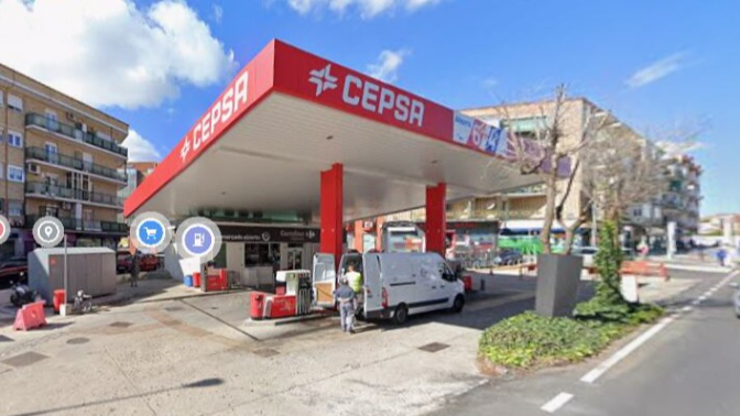 El precio de los carburantes se mantiene alto pese al bajo precio del barril de petróleo