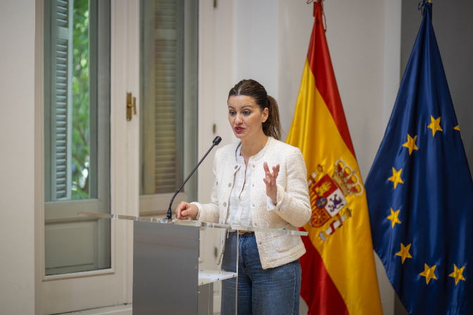 La ministra de Juventud de Infancia cree que la ley contra el "sharenting" ayudará a luchar contra el acoso escolar