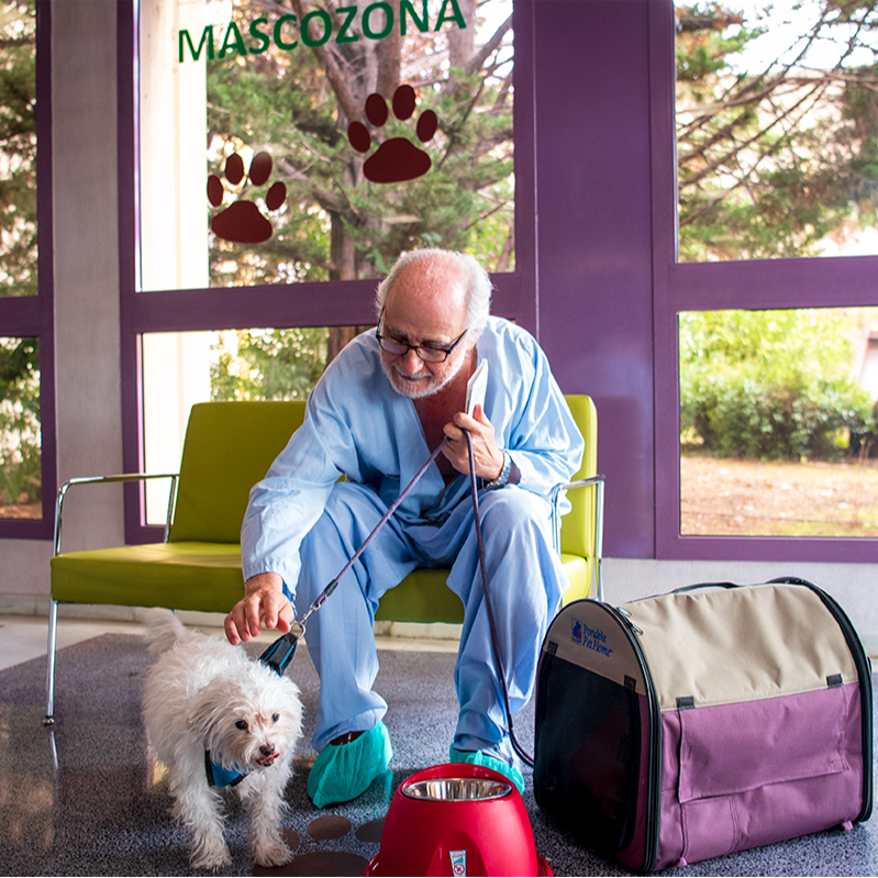 Mari Ángeles García, Jefa del Servicio de Información y Atención al Paciente del Hospital de Getafe, habla de la 'mascozona'.