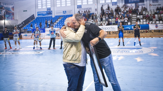 Servando: "No estoy preocupado, el Blendio Sinfín tiene equipo para no pasar apuros" Servando: "No estoy preocupado, el Blendio Sinfín tiene equipo para no pasar apuros"