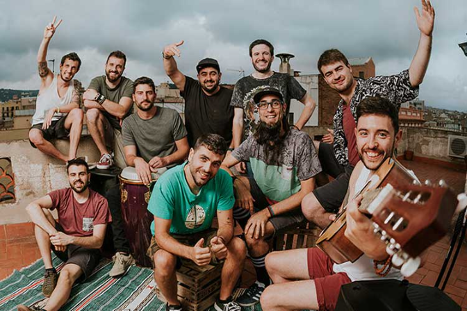 La versió original, amb el Litus: 'Una lluna a l'aigua' - Txarango