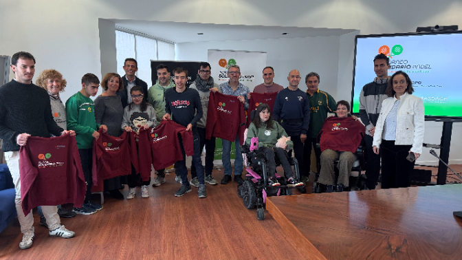 Anselmo Lanuza de Aspace Huesca explicar el torneo de pádel solidario Anselmo Lanuza de Aspace Huesca explicar el torneo de pádel solidario